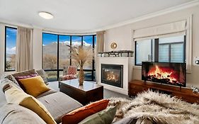 The Beacon - 2 Bedroom Luxe Apartment